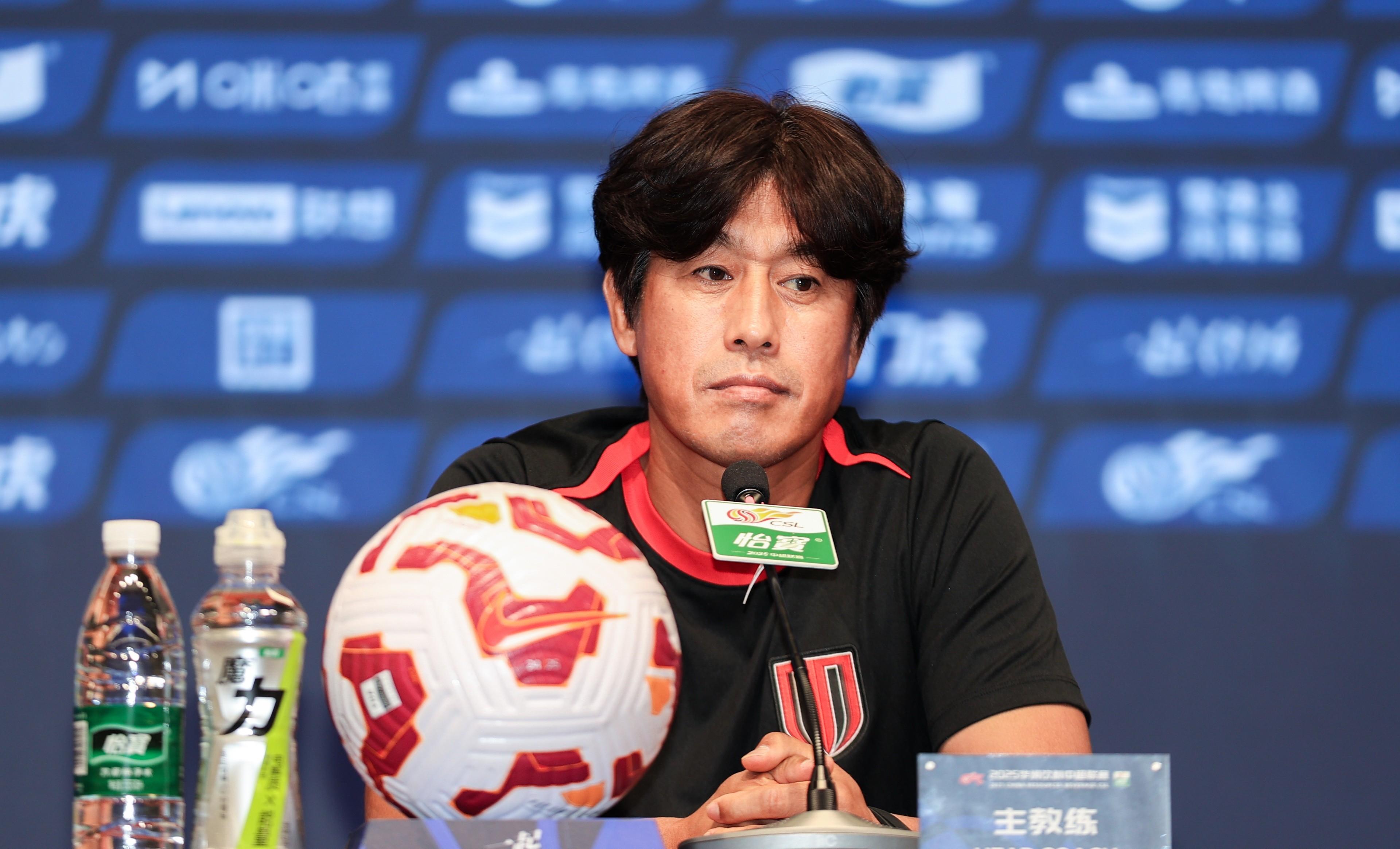 欧博官网转会期成都蓉城回应争议：亚冠节点到来，赛场秩序良好，球探报告显示潜力的简单介绍