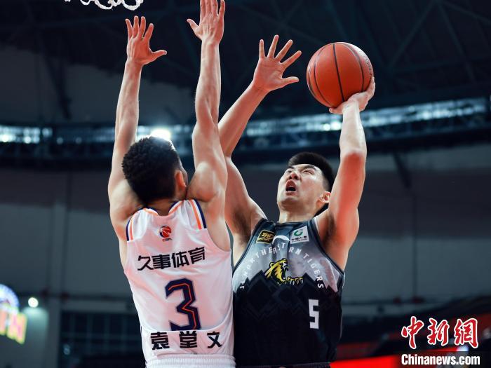 今夜纽约尼克斯绝杀压哨国际比赛日上海久事备战NBA季后赛，网友：国际比赛日塞维利亚备战德国杯的简单介绍
